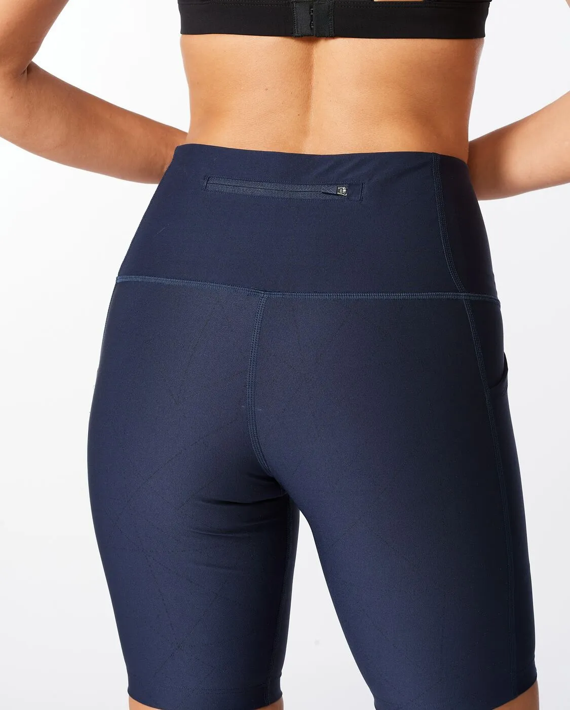 2XU  Women Aero Reflect Hi-Rise Compression Shorts