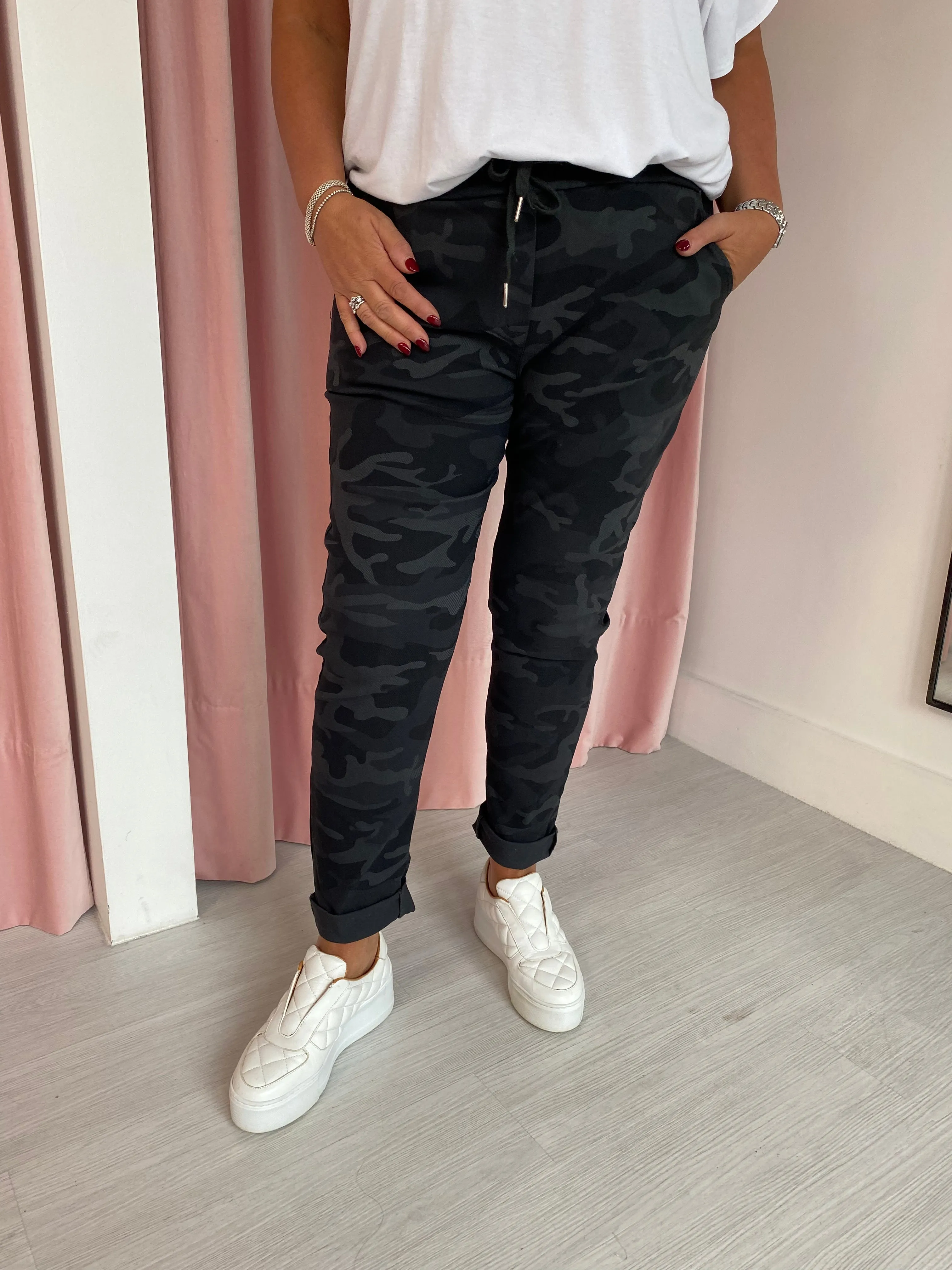 Magic Trousers Camo - Dark Grey