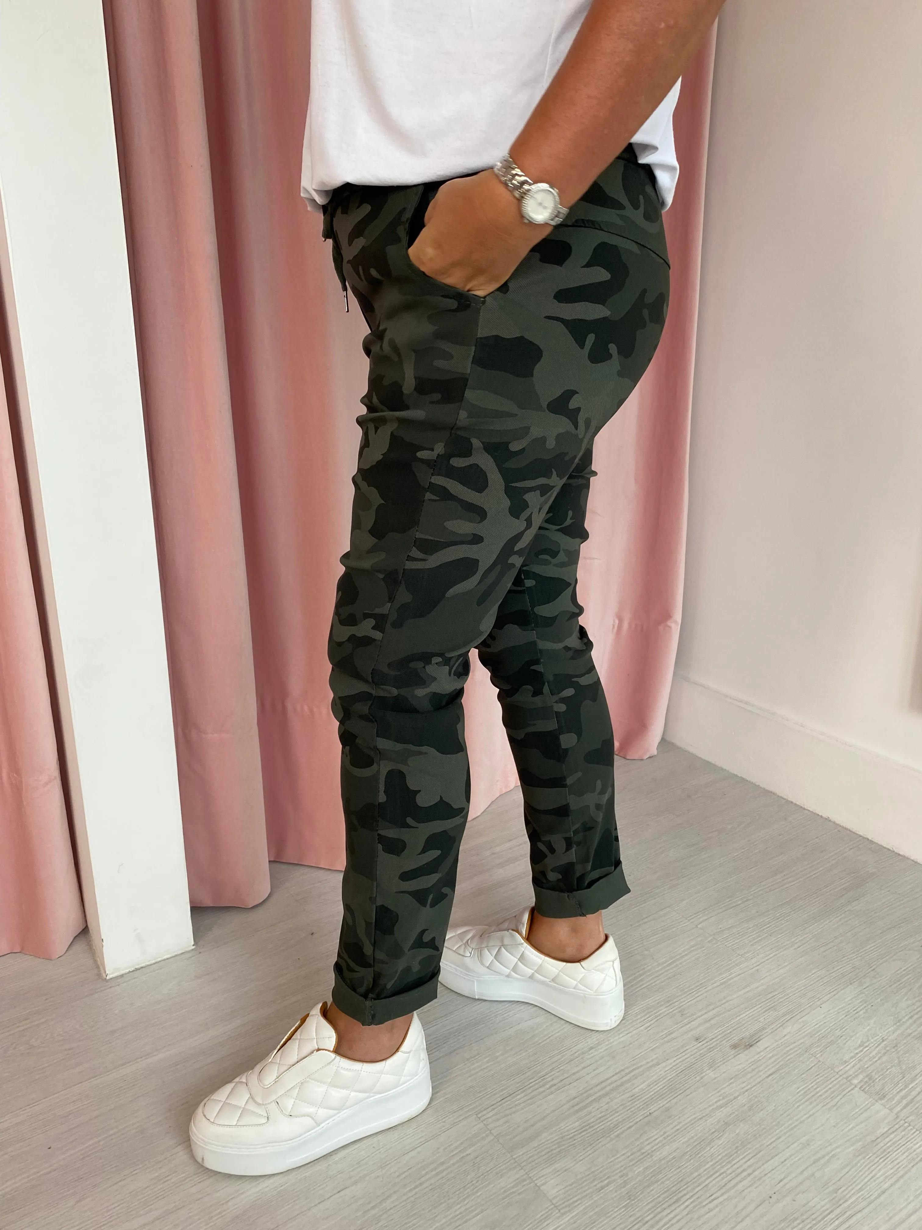 Magic Trousers Camo - Khaki