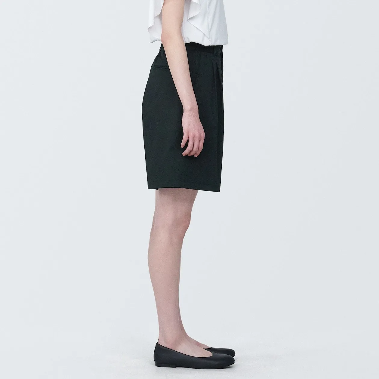 Stretch Pleated Bermuda Shorts