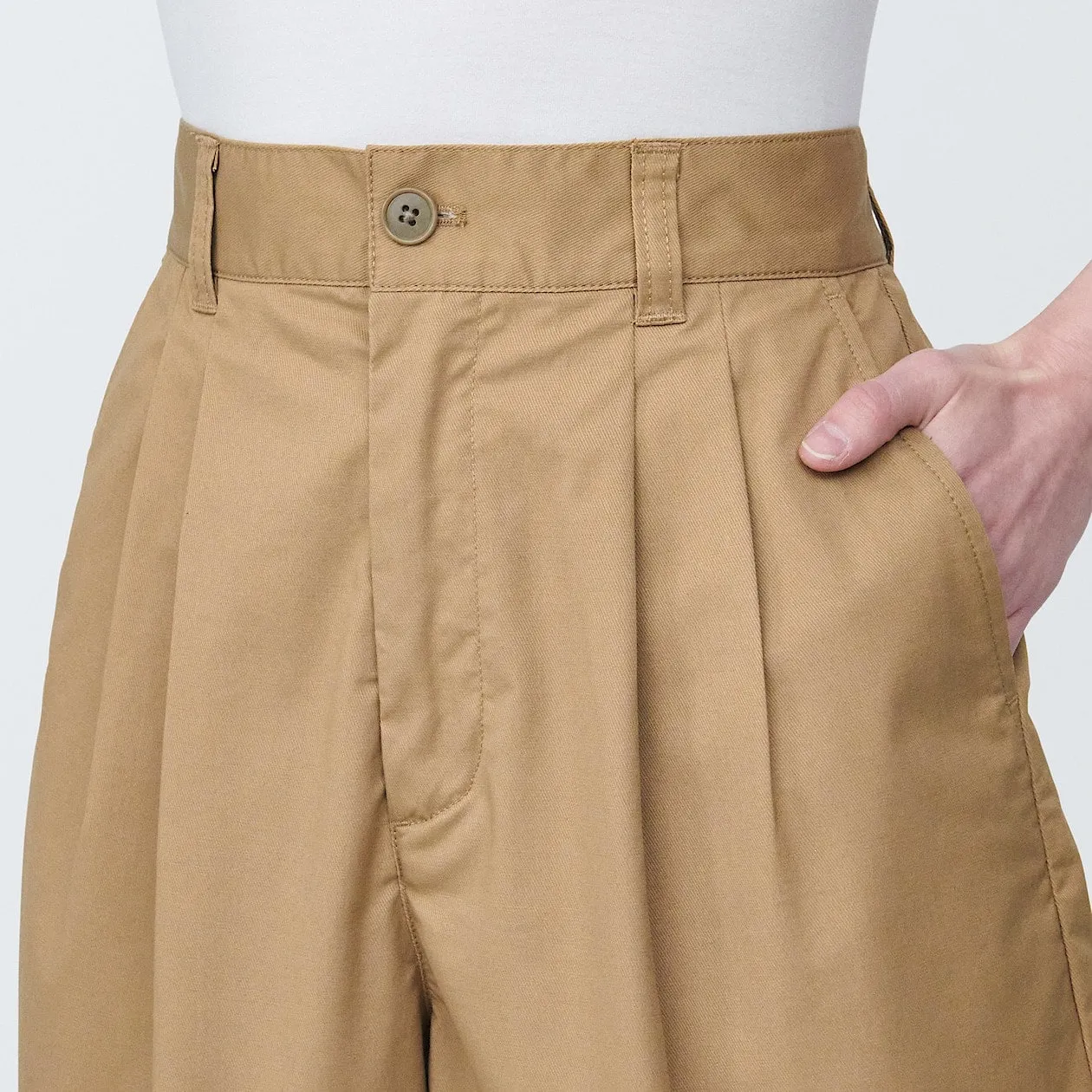Stretch Pleated Bermuda Shorts