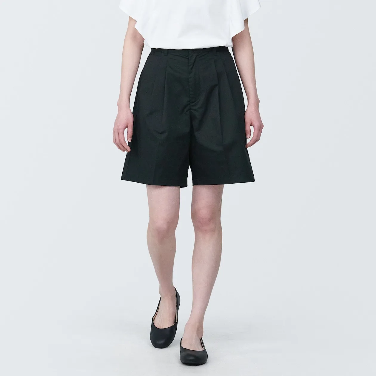 Stretch Pleated Bermuda Shorts