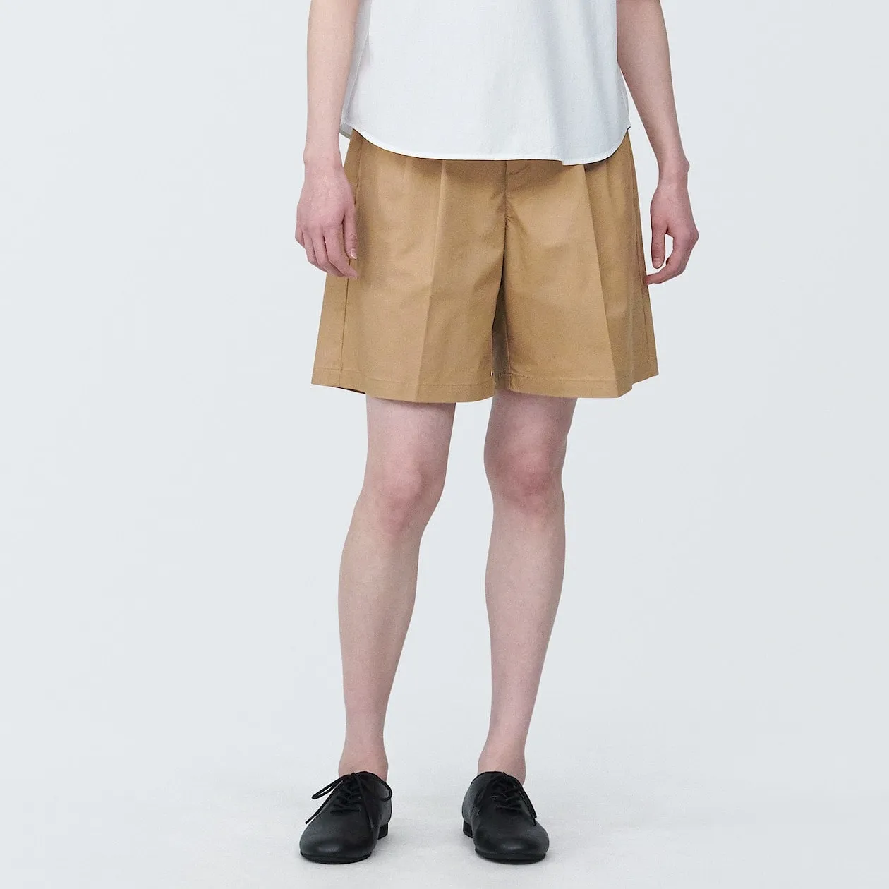 Stretch Pleated Bermuda Shorts