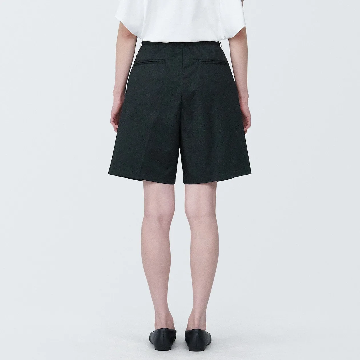 Stretch Pleated Bermuda Shorts