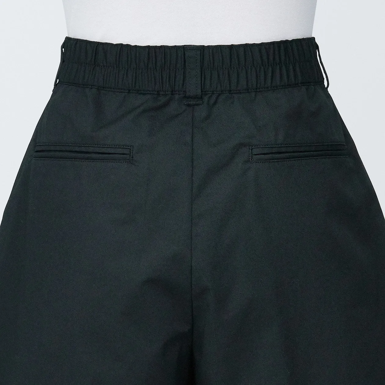 Stretch Pleated Bermuda Shorts